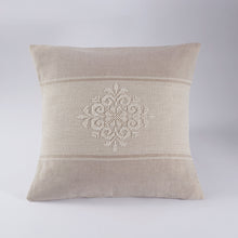 Load image into Gallery viewer, Handwoven Pillow Cover - Pistoccu White
